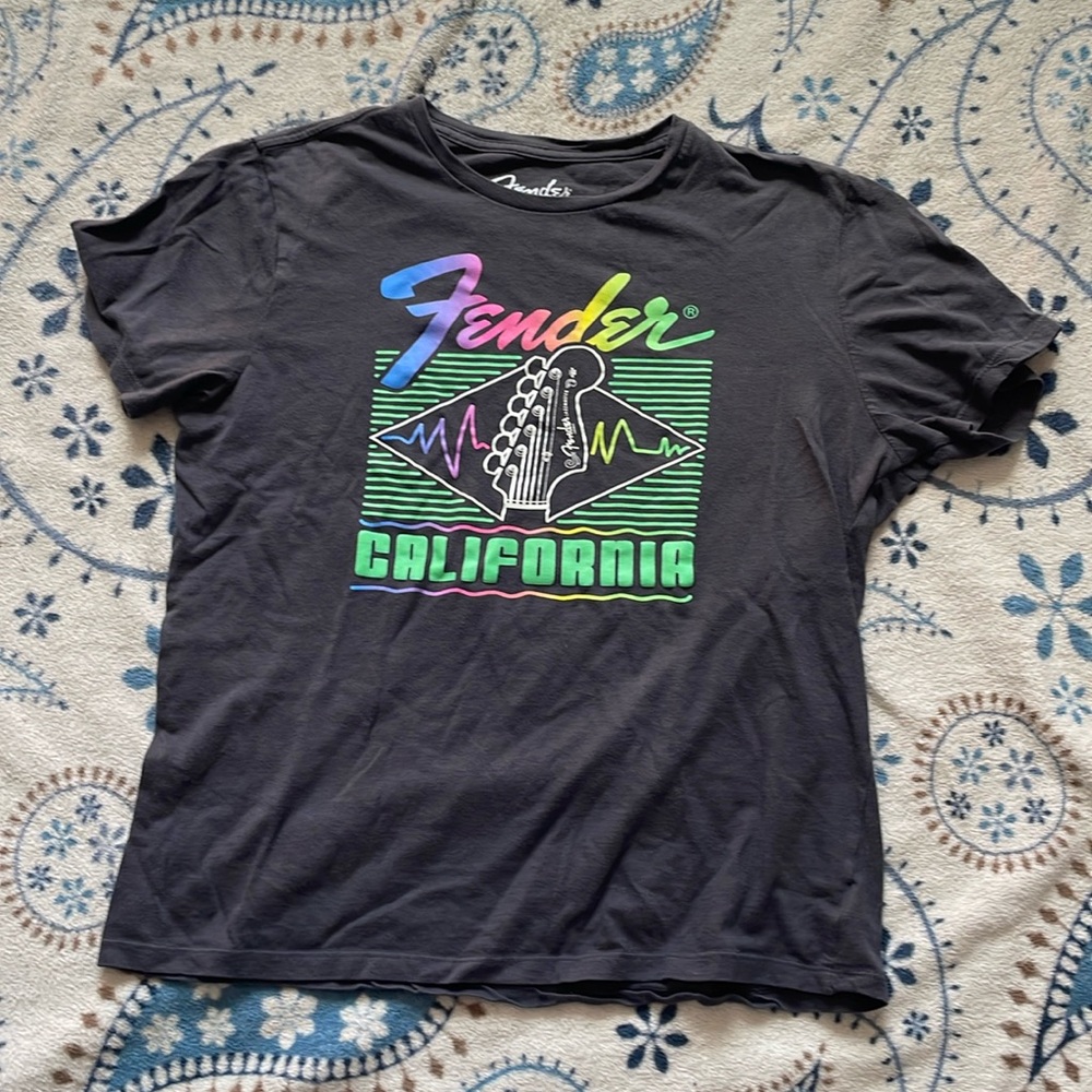 Fender tee